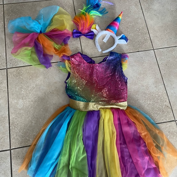 Girls costume - rainbow unicorn. - Picture 2 of 2